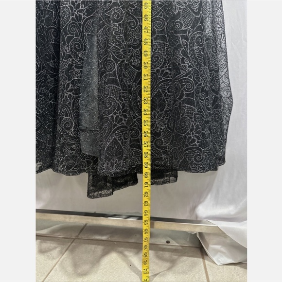 NWT $798 Mac‎ Duggal [ 8 ] Embellished Long Sleeve V Neck Gown in Graphite - Picture 7 of 15